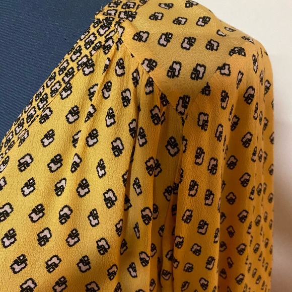 New Croft & Barrow Yellow, black, white V-neck blouse top Sz 1X - Picture 4 of 7